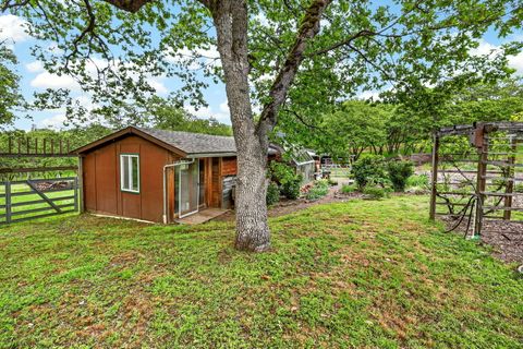 Tiny photo for 4343 Pioneer Road, Medford, OR 97501 (MLS # 220221297)