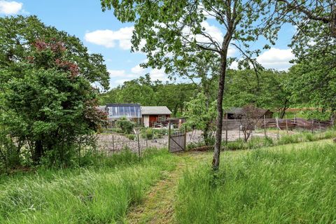 Tiny photo for 4343 Pioneer Road, Medford, OR 97501 (MLS # 220221297)