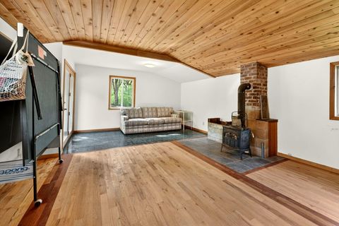 Tiny photo for 4343 Pioneer Road, Medford, OR 97501 (MLS # 220221297)