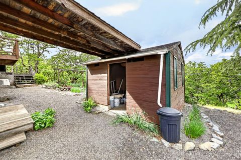 Tiny photo for 4343 Pioneer Road, Medford, OR 97501 (MLS # 220221297)