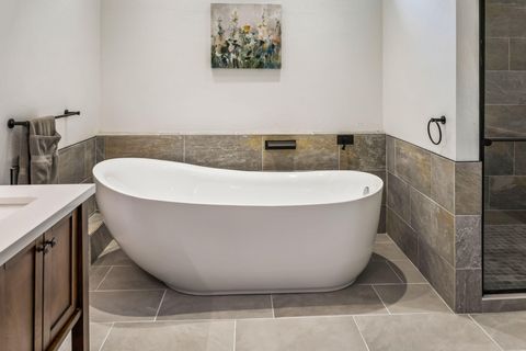 Tiny photo for 4235 Highland Avenue, Grants Pass, OR 97526 (MLS # 220220220)