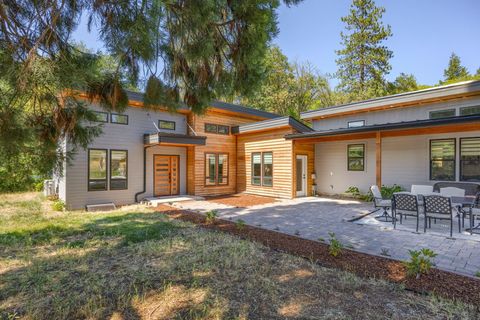 Tiny photo for 4235 Highland Avenue, Grants Pass, OR 97526 (MLS # 220220220)