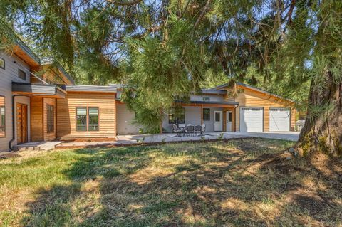 Tiny photo for 4235 Highland Avenue, Grants Pass, OR 97526 (MLS # 220220220)