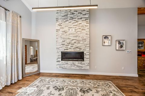 Tiny photo for 4235 Highland Avenue, Grants Pass, OR 97526 (MLS # 220220220)