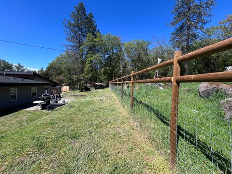 Tiny photo for 4235 Highland Avenue, Grants Pass, OR 97526 (MLS # 220220220)