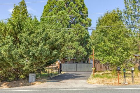 Tiny photo for 4235 Highland Avenue, Grants Pass, OR 97526 (MLS # 220220220)