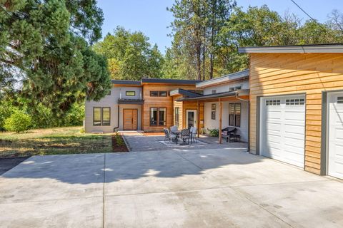 Tiny photo for 4235 Highland Avenue, Grants Pass, OR 97526 (MLS # 220220220)