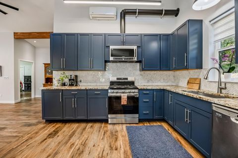 Tiny photo for 4235 Highland Avenue, Grants Pass, OR 97526 (MLS # 220220220)