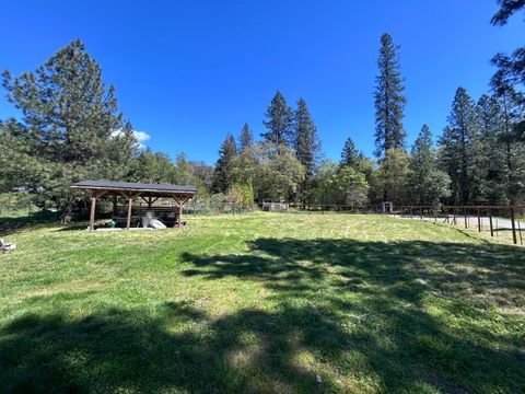 Tiny photo for 4235 Highland Avenue, Grants Pass, OR 97526 (MLS # 220220220)