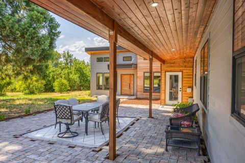 Tiny photo for 4235 Highland Avenue, Grants Pass, OR 97526 (MLS # 220220220)