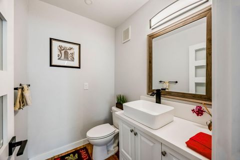 Tiny photo for 4235 Highland Avenue, Grants Pass, OR 97526 (MLS # 220220220)