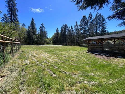 Tiny photo for 4235 Highland Avenue, Grants Pass, OR 97526 (MLS # 220220220)