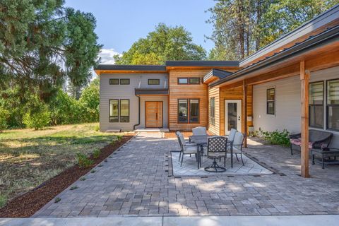 Tiny photo for 4235 Highland Avenue, Grants Pass, OR 97526 (MLS # 220220220)