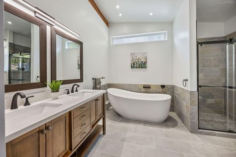 Tiny photo for 4235 Highland Avenue, Grants Pass, OR 97526 (MLS # 220220220)