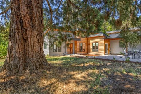 Tiny photo for 4235 Highland Avenue, Grants Pass, OR 97526 (MLS # 220220220)