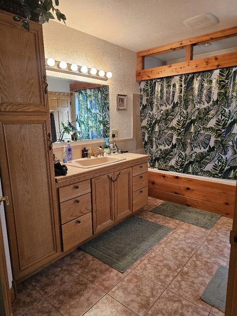 Tiny photo for 12261 Overland Drive, Klamath Falls, OR 97603 (MLS # 220221188)