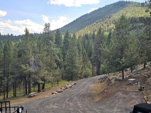Tiny photo for 12261 Overland Drive, Klamath Falls, OR 97603 (MLS # 220221188)
