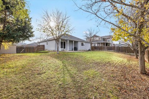 Tiny photo for 1141 Brookdale Avenue, Medford, OR 97504 (MLS # 220212608)