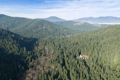 Tiny photo for 601 McMullen Creek Road, Selma, OR 97538 (MLS # 220212237)