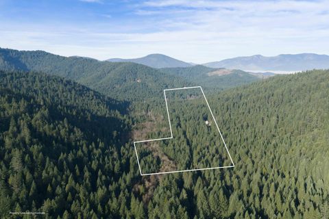 Tiny photo for 601 McMullen Creek Road, Selma, OR 97538 (MLS # 220212237)