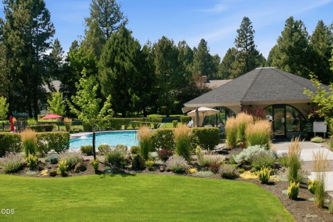Tiny photo for 60733 Breckenridge Street, Bend, OR 97702 (MLS # 220227069)