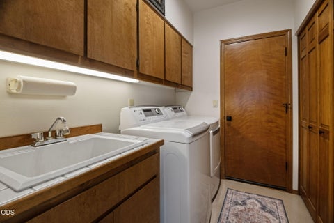 Tiny photo for 60733 Breckenridge Street, Bend, OR 97702 (MLS # 220227069)