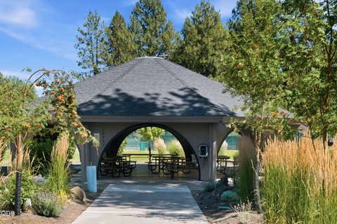 Tiny photo for 60733 Breckenridge Street, Bend, OR 97702 (MLS # 220227069)