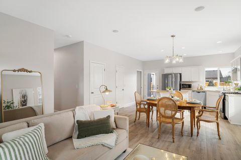 Tiny photo for 20688 White Dove Lane, Bend, OR 97702 (MLS # 220217187)