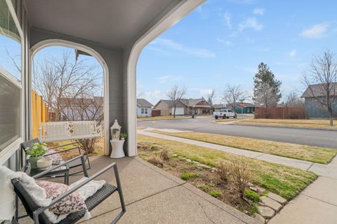 Tiny photo for 20688 White Dove Lane, Bend, OR 97702 (MLS # 220217187)