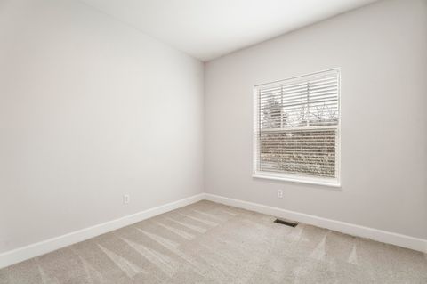 Tiny photo for 20688 White Dove Lane, Bend, OR 97702 (MLS # 220217187)