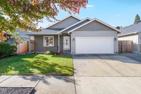 Photo of 2287 SW Gayle Way, Grants Pass, OR 97527 (MLS # 220229381)