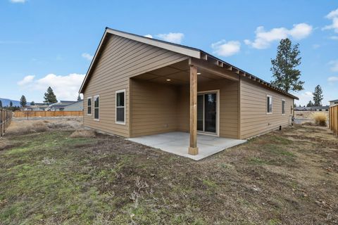Tiny photo for 16532 Pine Creek Drive, La Pine, OR 97739 (MLS # 220214571)
