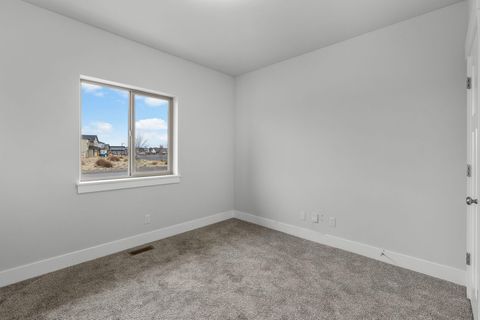 Tiny photo for 16532 Pine Creek Drive, La Pine, OR 97739 (MLS # 220214571)