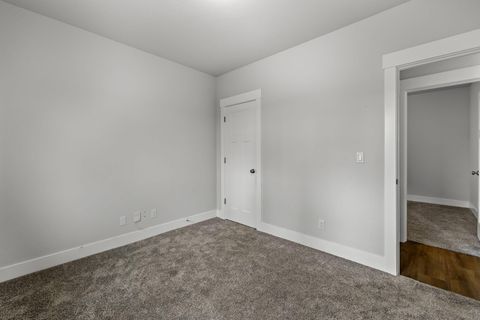 Tiny photo for 16532 Pine Creek Drive, La Pine, OR 97739 (MLS # 220214571)