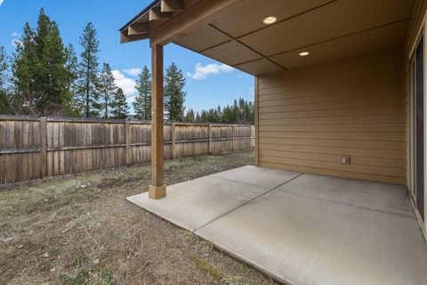 Tiny photo for 16532 Pine Creek Drive, La Pine, OR 97739 (MLS # 220214571)