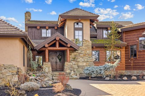 Tiny photo for 23087 Watercourse Way, Bend, OR 97701 (MLS # 220215297)