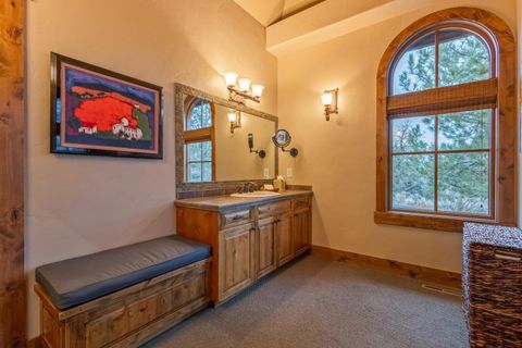Tiny photo for 23087 Watercourse Way, Bend, OR 97701 (MLS # 220215297)