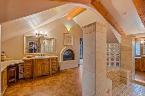 Tiny photo for 23087 Watercourse Way, Bend, OR 97701 (MLS # 220215297)