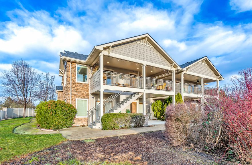 Discover the ultimate luxury living experience in East Medford! This stunning FULLY FURNISHED condo boasts a spacious east-facing front porch with French doors and a smart lock formal entryway. As you step inside, you'll be greeted by the open-concept living room featuring a beautiful stone fireplace, vaulted ceilings, and an updated kitchen with stainless steel appliances, gas range, and a top-of-the-line refrigerator. The primary bedroom is a dream come true with its additional balcony and breathtaking mountain views, large bathroom, and oversized walk-in closet. The recently updated flooring and brand-new washer and dryer add to the convenience and comfort of this home. Take advantage of its prime location, just minutes away from amazing golf courses, gyms, shopping centers, and restaurants. Don't miss out on this incredible opportunity for easy and luxurious living!