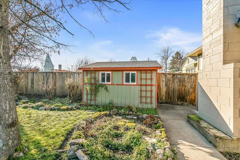 Tiny photo for 1219 Dakota Avenue, Medford, OR 97501 (MLS # 220214094)