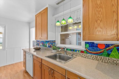 Tiny photo for 1219 Dakota Avenue, Medford, OR 97501 (MLS # 220214094)