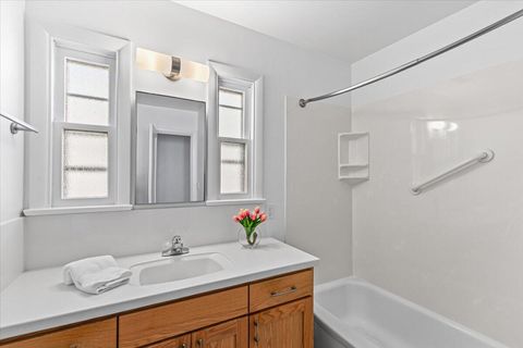 Tiny photo for 1219 Dakota Avenue, Medford, OR 97501 (MLS # 220214094)