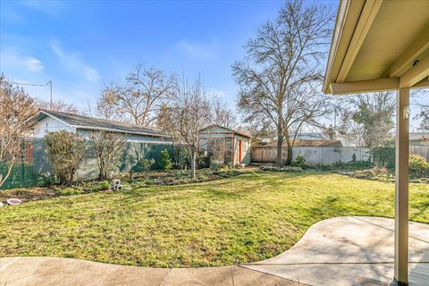 Tiny photo for 1219 Dakota Avenue, Medford, OR 97501 (MLS # 220214094)