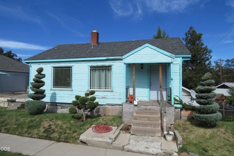 Photo of 905 N 9th Street, Klamath Falls, OR 97601 (MLS # 220228418)