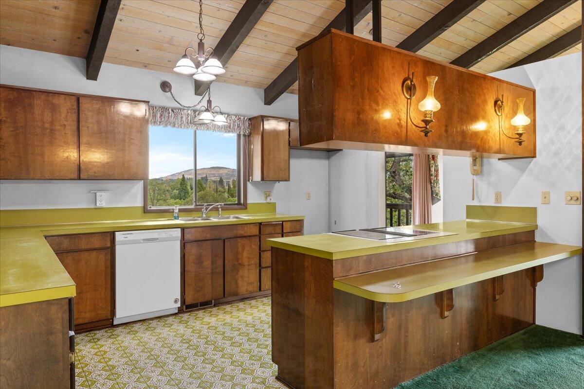 Montcrest Villa - Residential