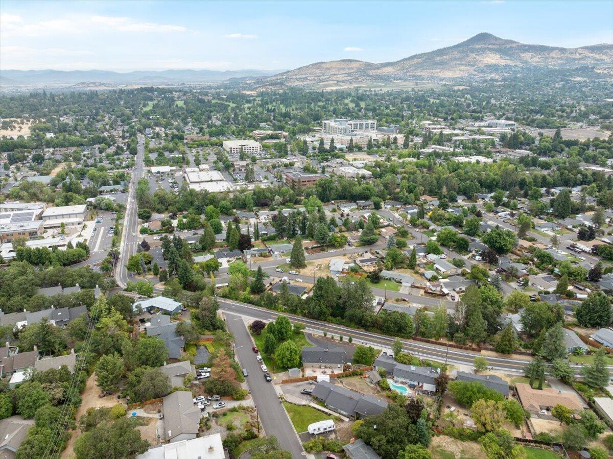 Montcrest Villa - Residential