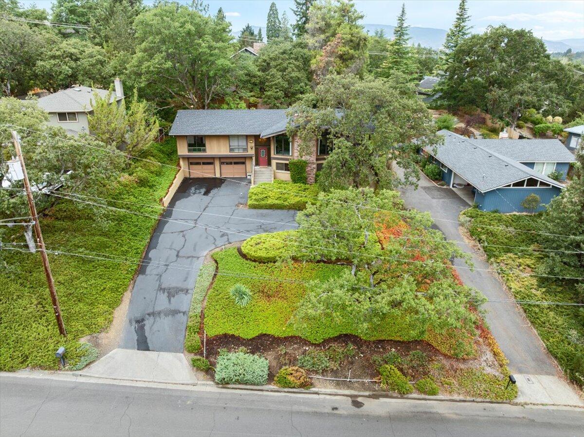 Montcrest Villa - Residential