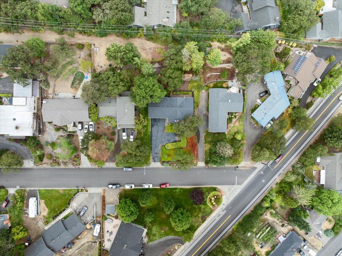 Montcrest Villa - Residential