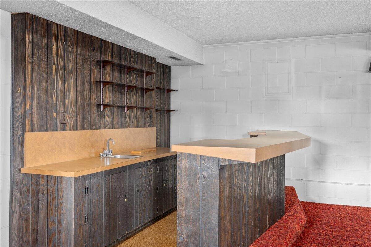 Montcrest Villa - Residential