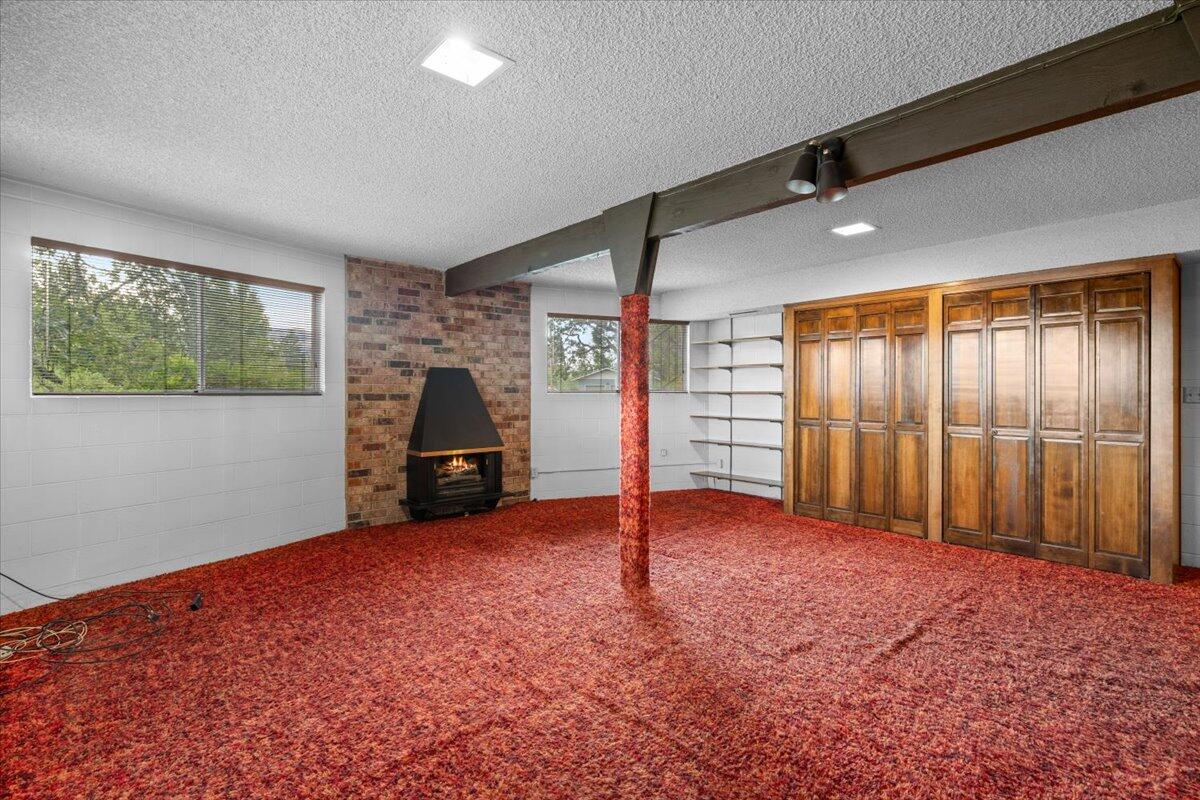 Montcrest Villa - Residential